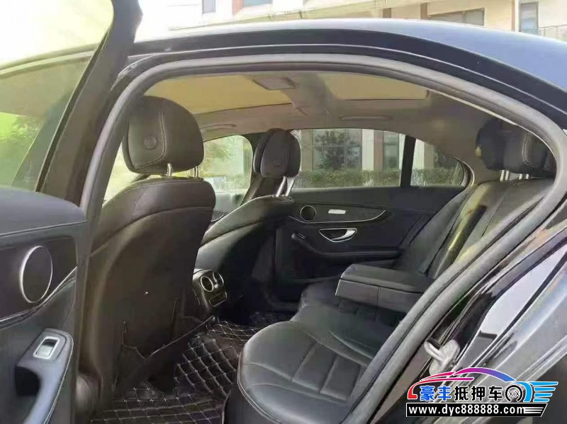 20年奔驰C轿车抵押车出售