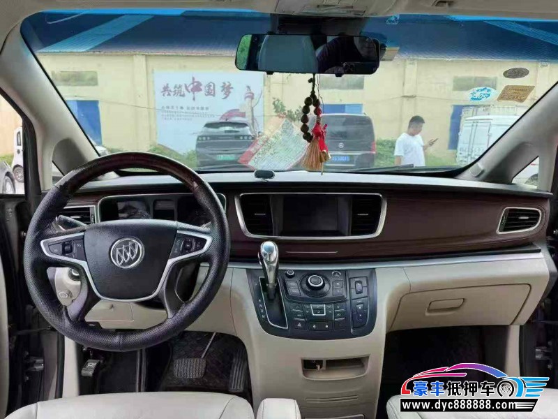 17年别克GL8轿车抵押车出售