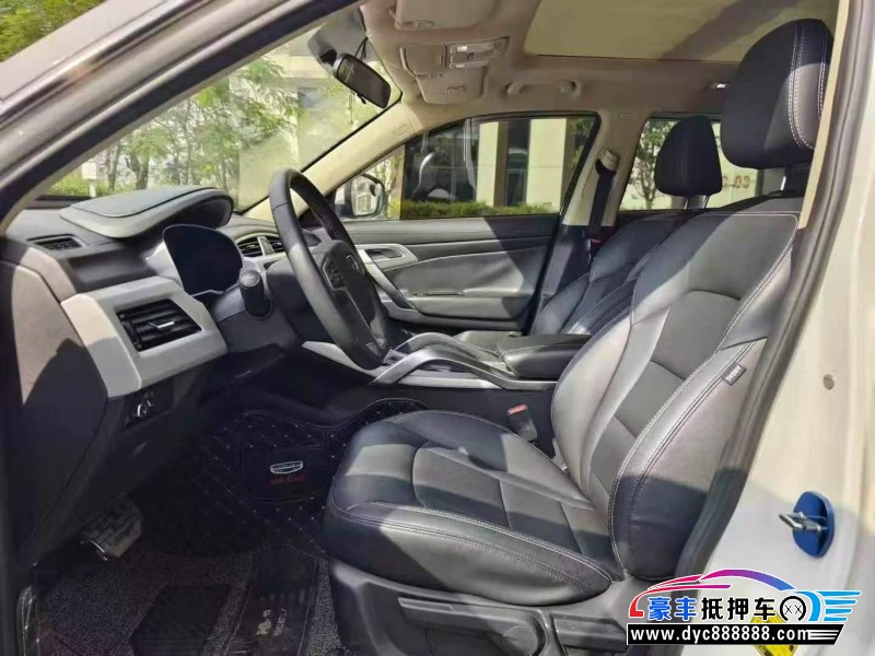 17年吉利博越轿车抵押车出售