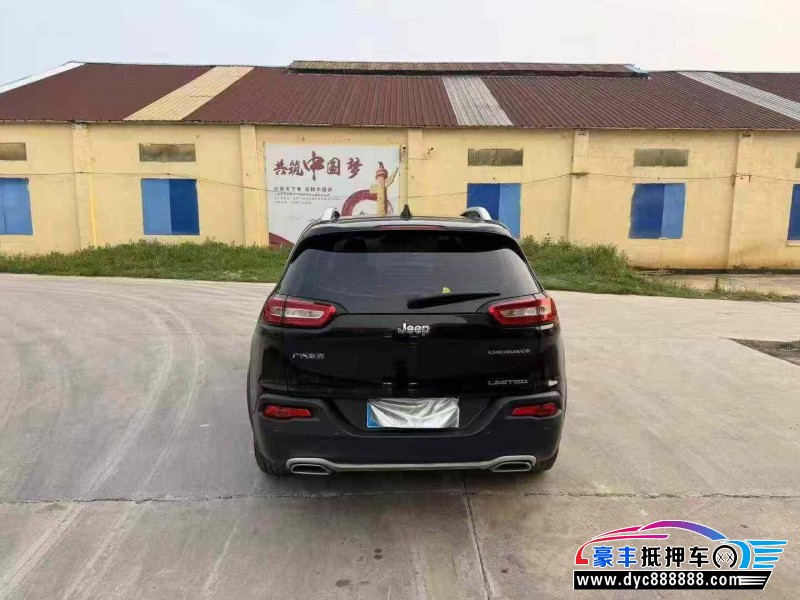 17年Jeep自由光轿车抵押车出售