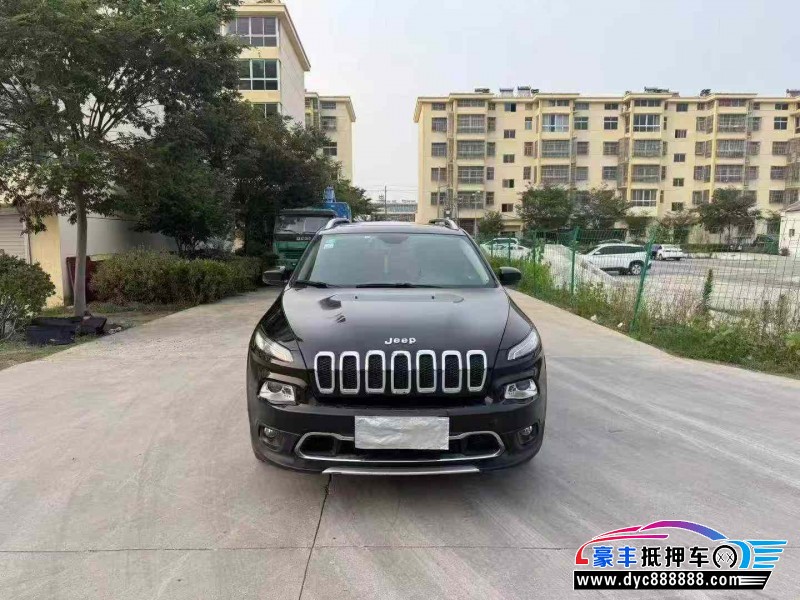 抵押车出售17年Jeep自由光轿车
