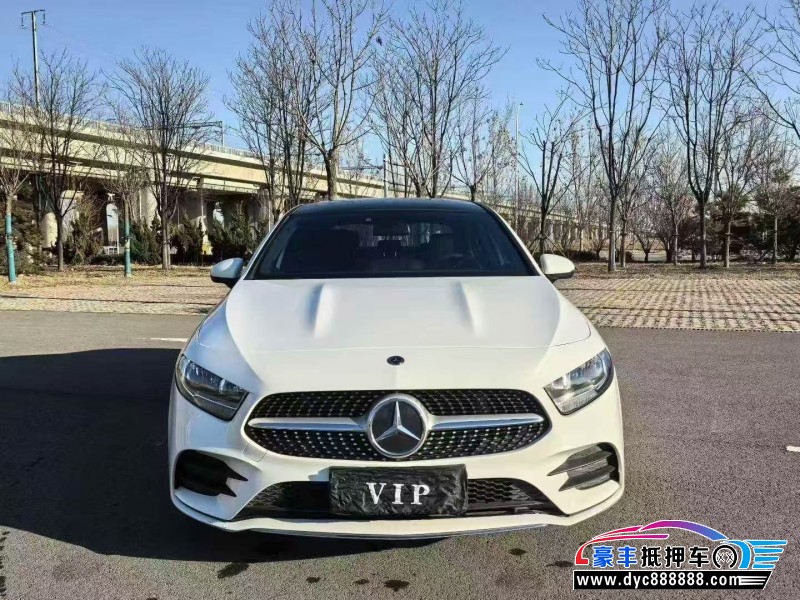 22年奔驰A轿车抵押车出售