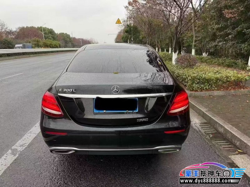 20年奔驰E轿车抵押车出售