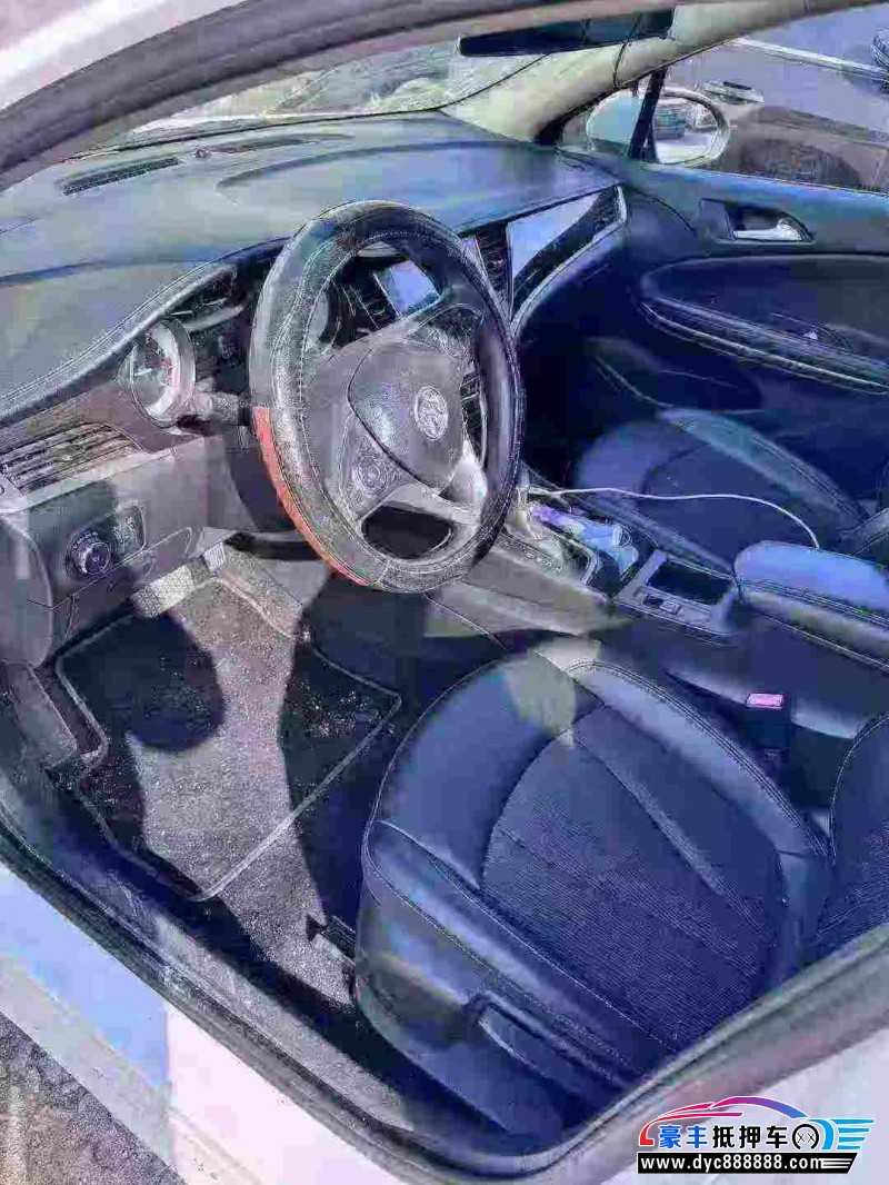 18年别克威朗轿车抵押车出售