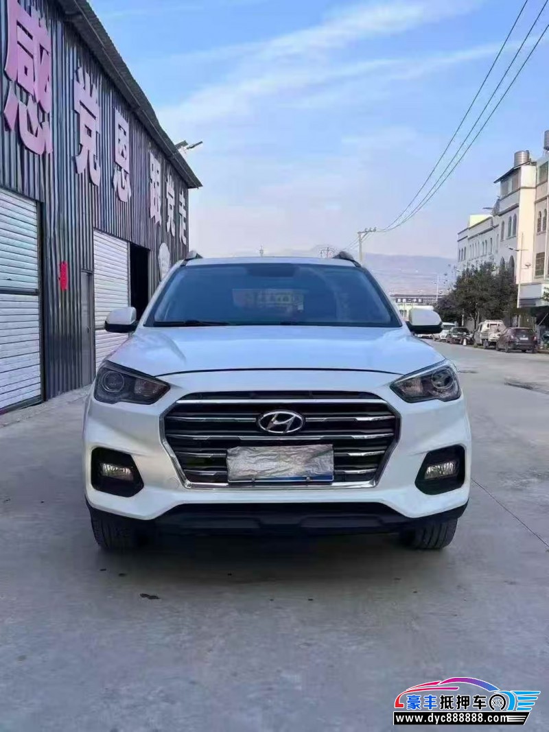 抵押车出售19年现代ix35轿车