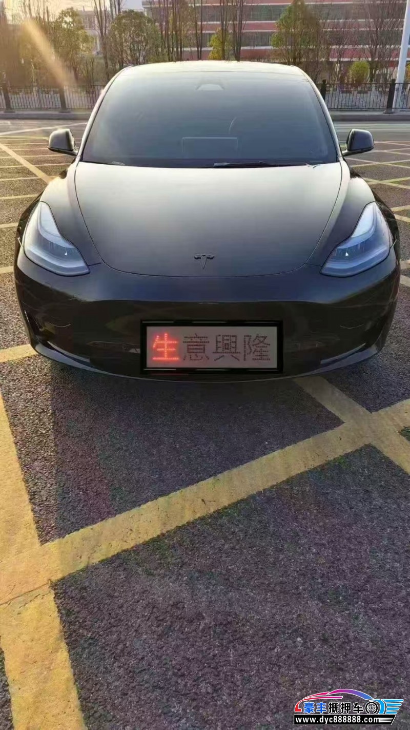 抵押车出售23年特斯拉MODEL 3轿车