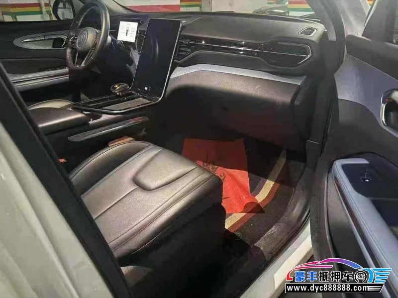 24年奔腾T90轿车抵押车出售