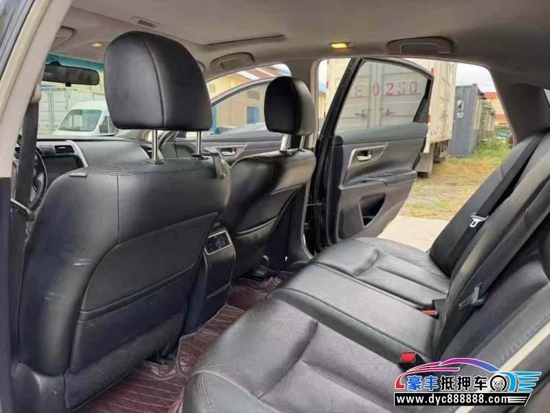 16年日产天籁轿车抵押车出售