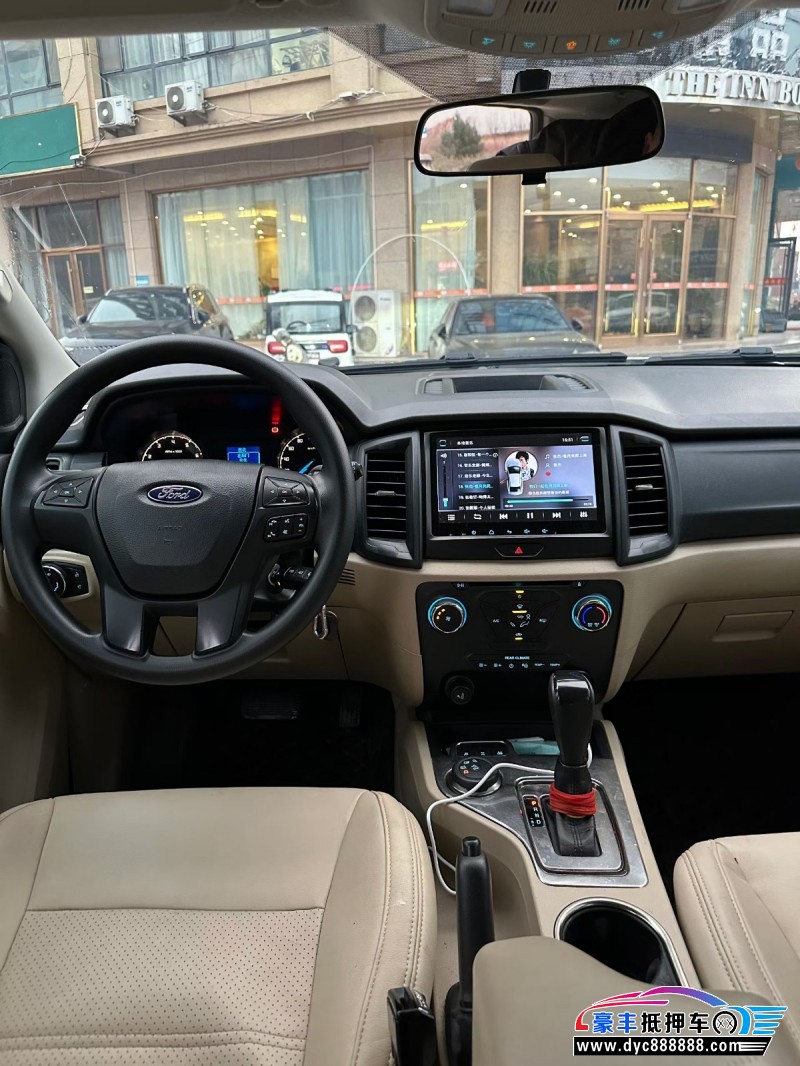 17年福特撼路者轿车抵押车出售