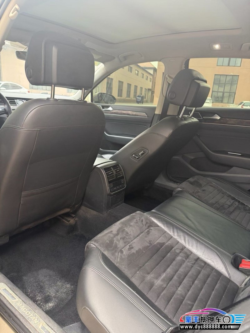 16年大众迈腾轿车抵押车出售