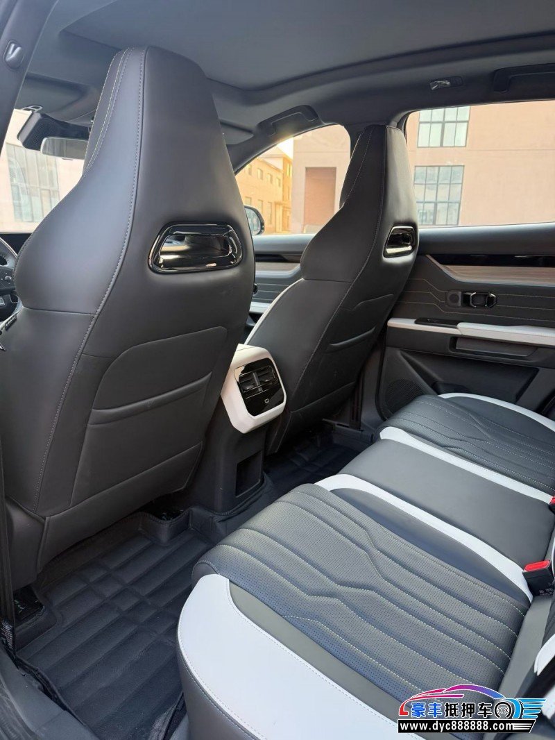 25年捷途山海L6轿车抵押车出售