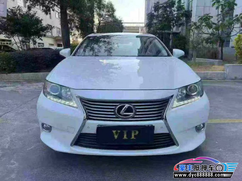 抵押车出售13年雷克萨斯ES轿车