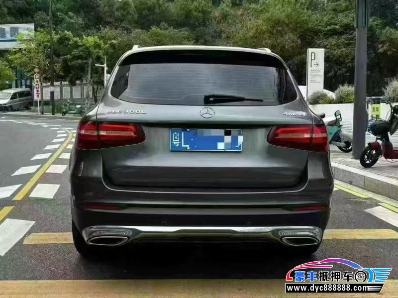 19年奔驰GLC轿车抵押车出售