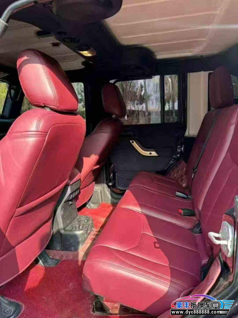 15年Jeep牧马人轿车抵押车出售