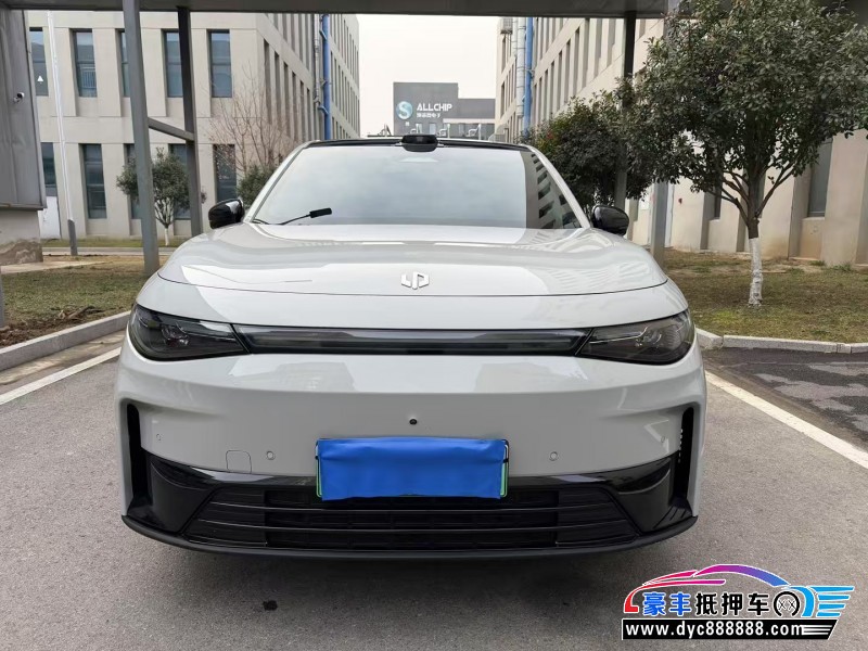 24年零跑C10轿车抵押车出售