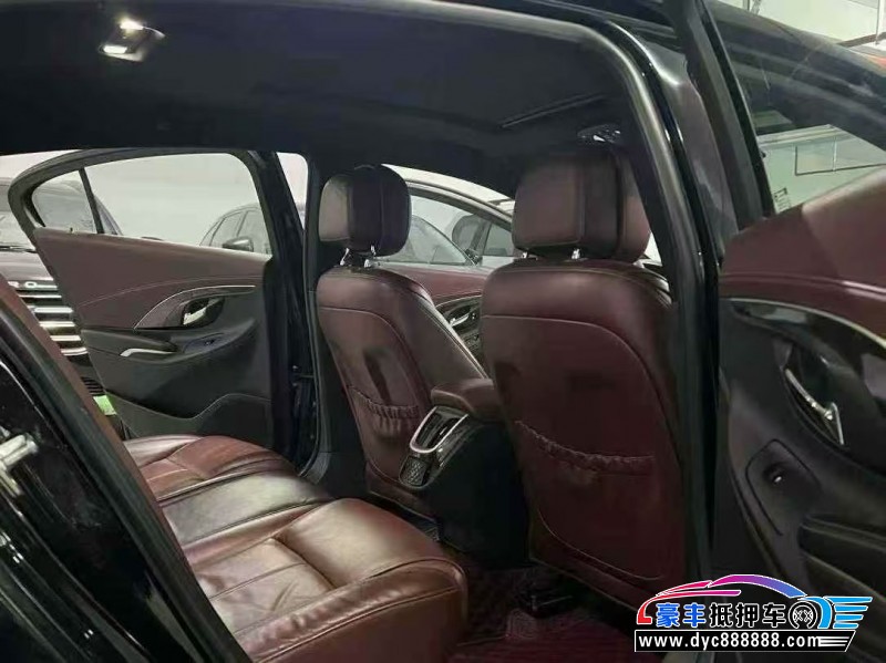 15年别克君越轿车抵押车出售