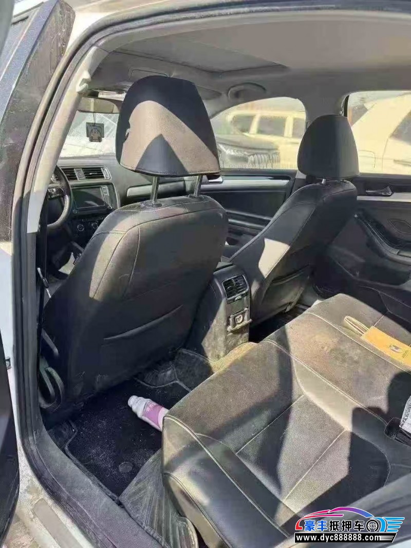 18年大众速腾轿车抵押车出售