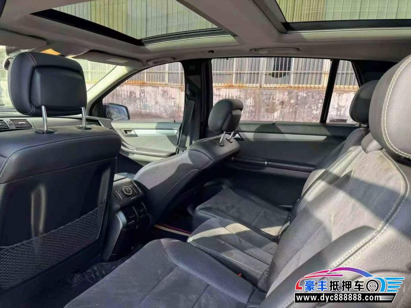 17年奔驰R轿车抵押车出售