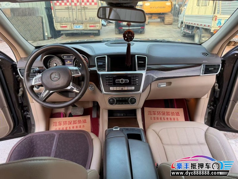 15年奔驰GL轿车抵押车出售