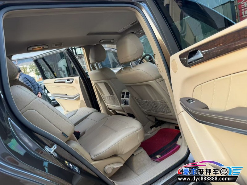 15年奔驰GL轿车抵押车出售