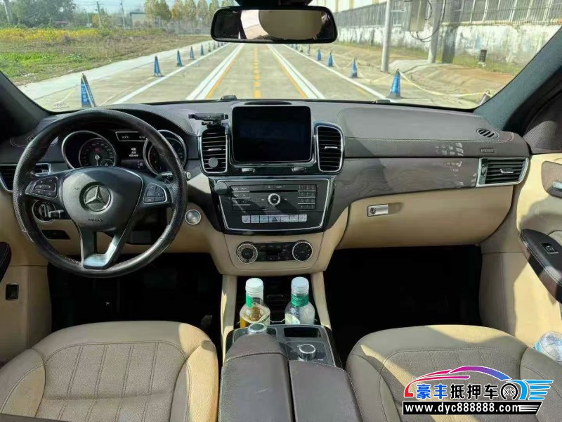 17年奔驰GLE轿车抵押车出售