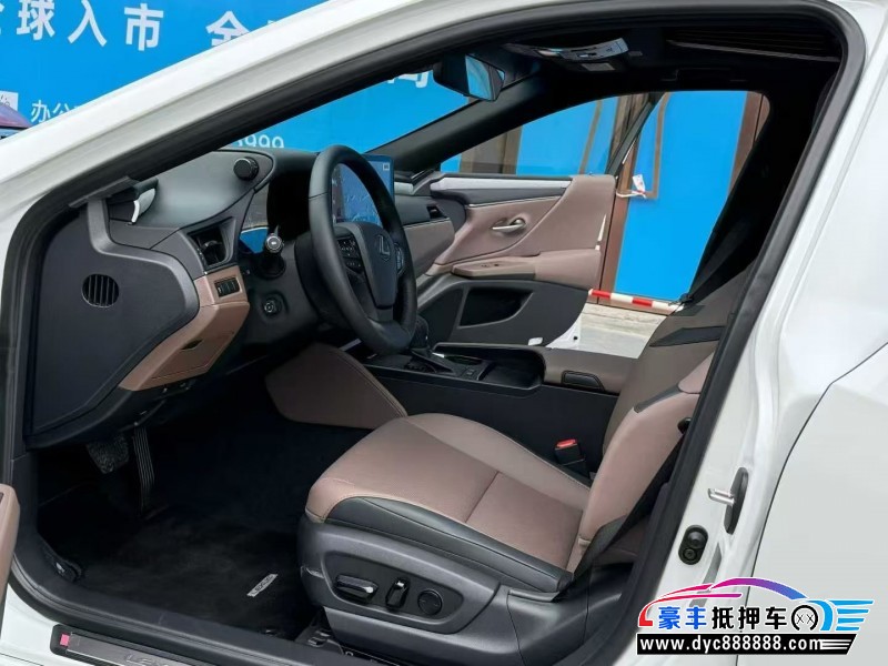 25年雷克萨斯ES轿车抵押车出售