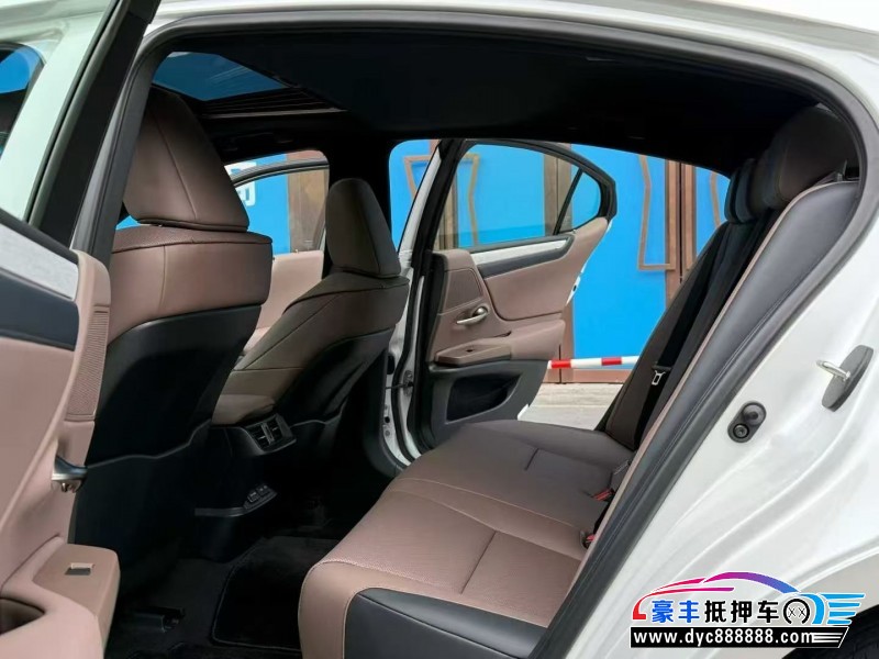 25年雷克萨斯ES轿车抵押车出售