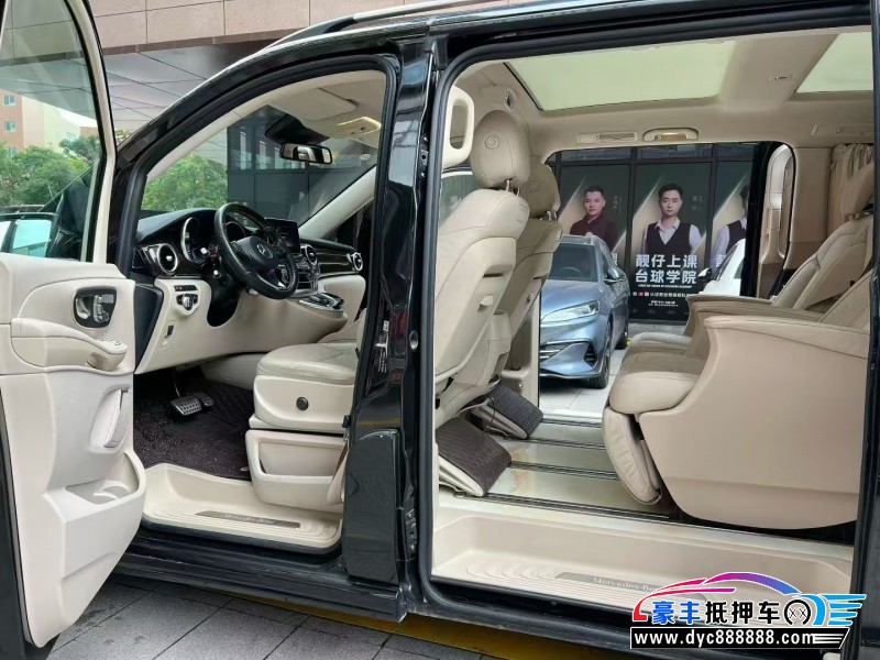 18年奔驰V轿车抵押车出售