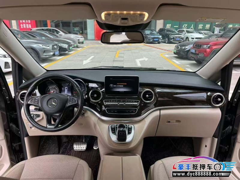 18年奔驰V轿车抵押车出售