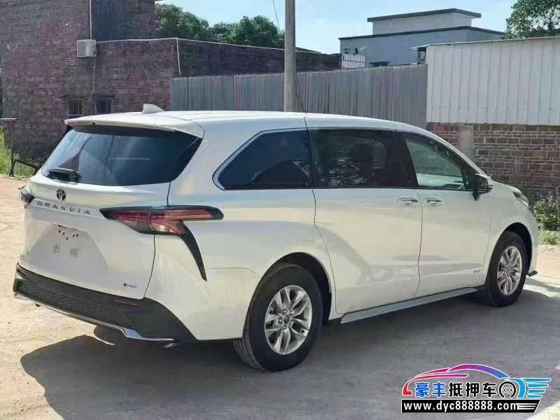 25年丰田格瑞维亚轿车抵押车出售