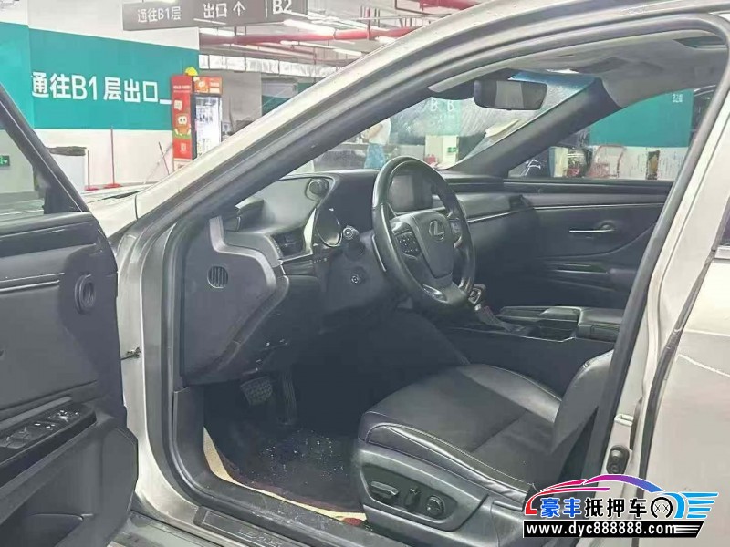 19年雷克萨斯ES轿车抵押车出售