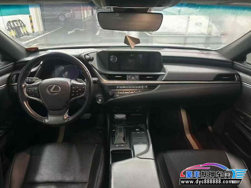 19年雷克萨斯ES轿车抵押车出售