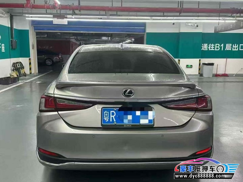19年雷克萨斯ES轿车抵押车出售