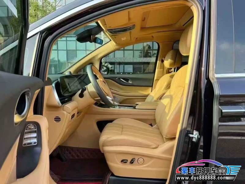 24年岚图梦想家轿车抵押车出售