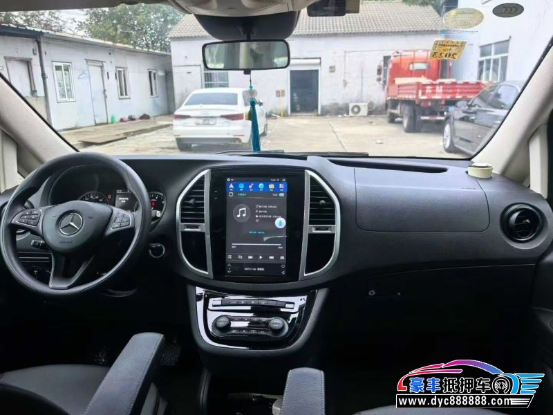 21年奔驰威霆轿车抵押车出售