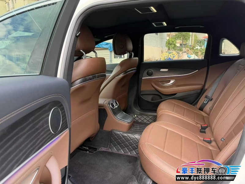 22年奔驰E轿车抵押车出售