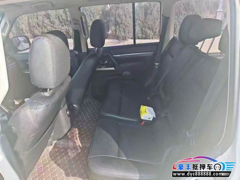 20年三菱帕杰罗轿车抵押车出售