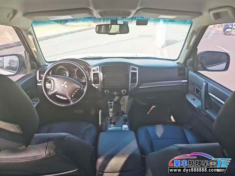 20年三菱帕杰罗轿车抵押车出售