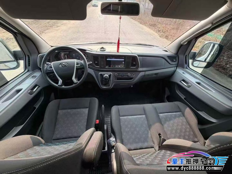 25年上汽大通V80轿车抵押车出售