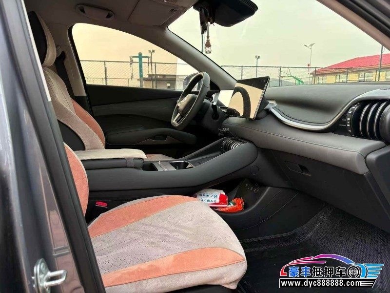 25年比亚迪元轿车抵押车出售