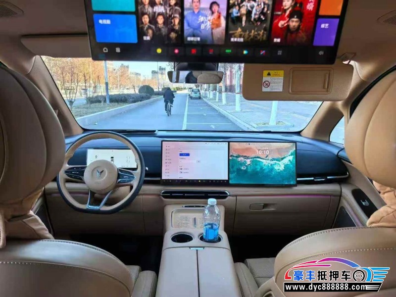 25年岚图梦想家轿车抵押车出售