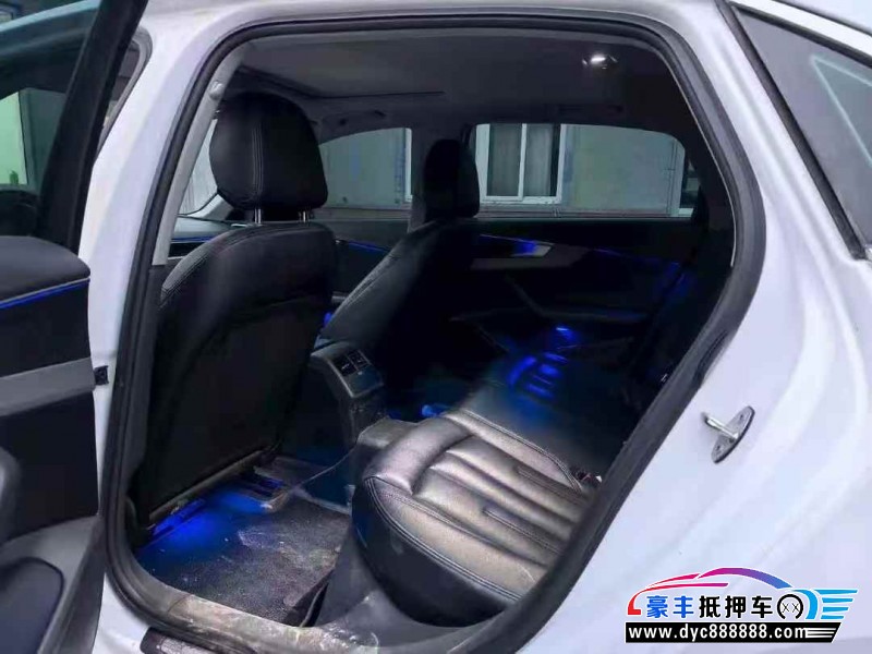 17年奥迪A4L轿车抵押车出售