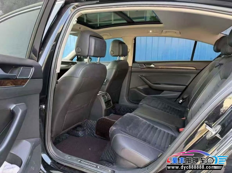 18年大众迈腾轿车抵押车出售