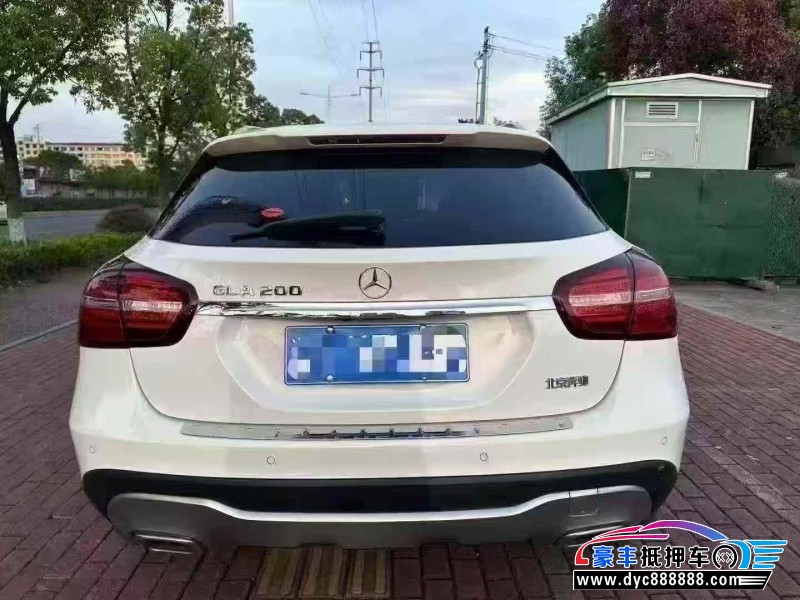 19年奔驰GLA轿车抵押车出售