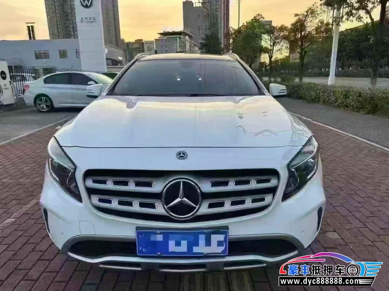 19年奔驰GLA轿车抵押车出售