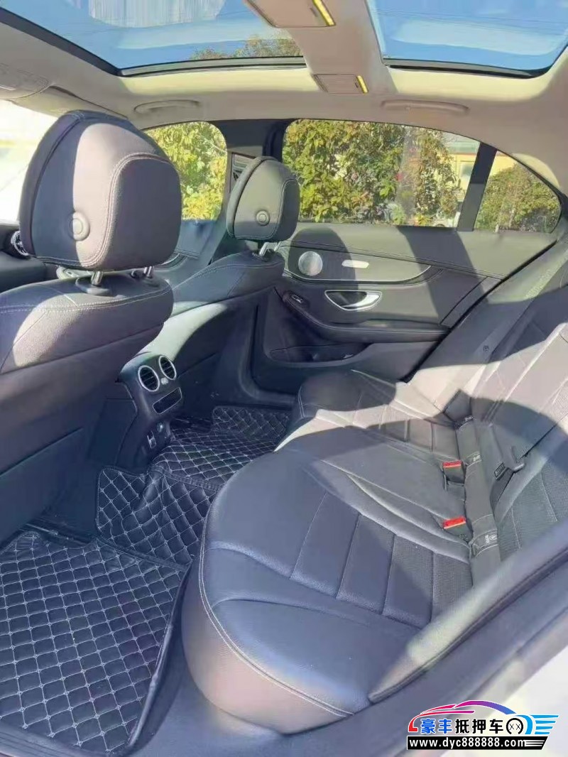 20年奔驰C轿车抵押车出售