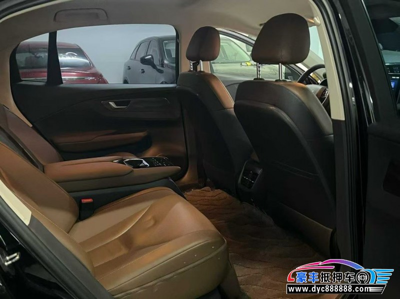 22年红旗EQM5轿车抵押车出售