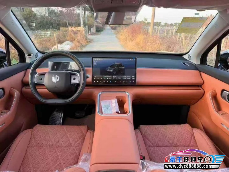 25年零跑C16轿车抵押车出售