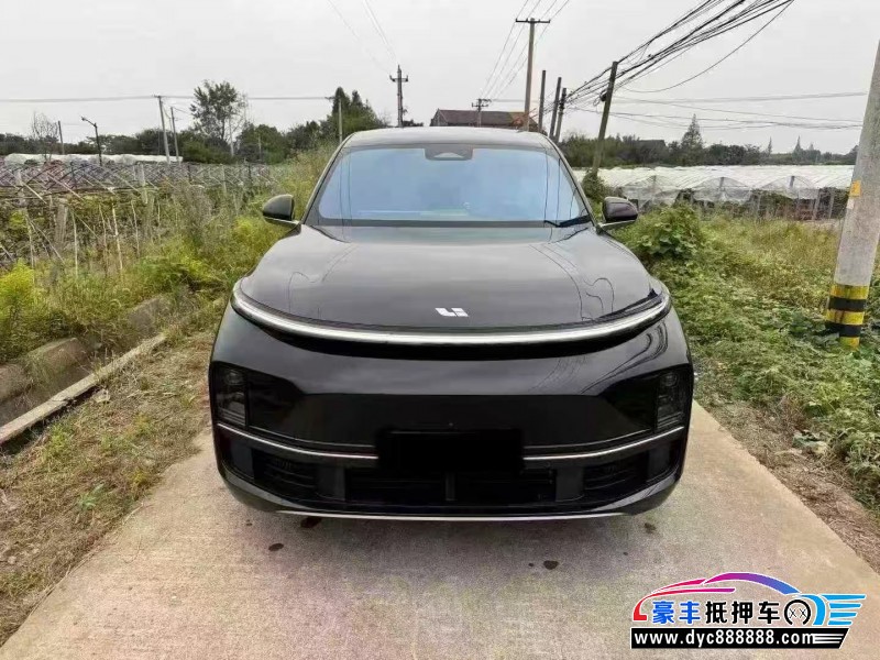 抵押车出售24年理想L8轿车