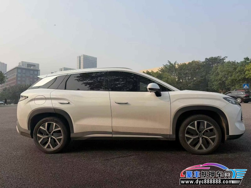 25年比亚迪宋轿车抵押车出售